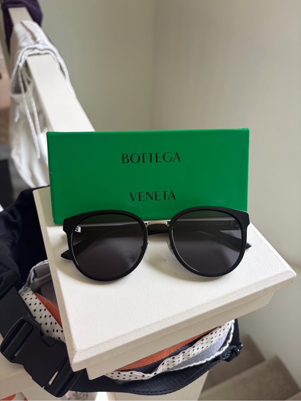 Bottega Veneta Black Round-Edge Sunglasses